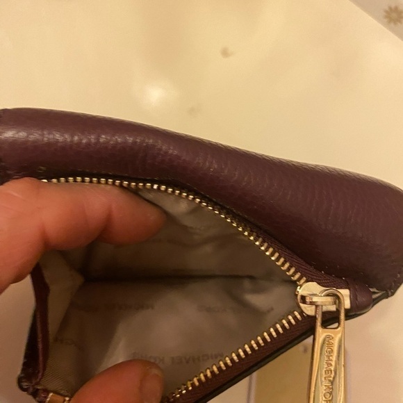 Nwt MICHAEL KORS BURGUNDY WALLET.  SEE OTHEF LISTING FOR MATCHING BAG. - Picture 6 of 7